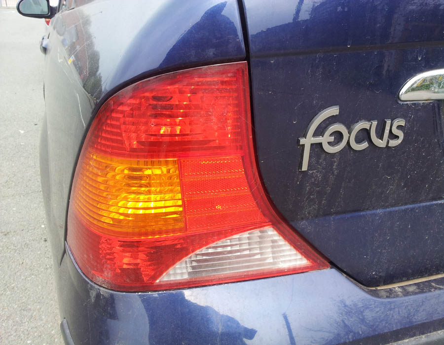 Ford Focus Ghia rear-light-passengers